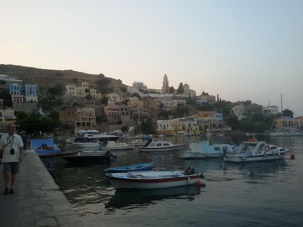 Kleanthi And Kostas Studios Symi Exteriör bild